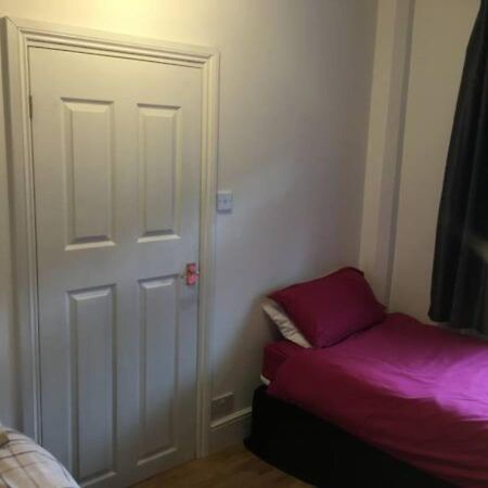4 Bedroom House For Corporate Stays In Kettering Esterno foto