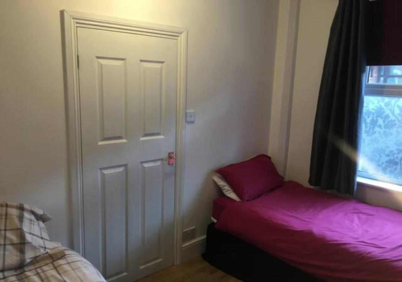 4 Bedroom House For Corporate Stays In Kettering Esterno foto